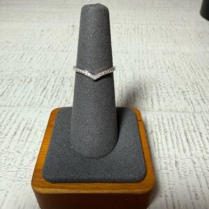 Elegant Moissanite Silver Chevron Ring S925